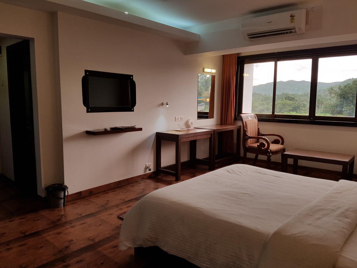 Khed  Bisu Hotel & Resorts מראה חיצוני תמונה